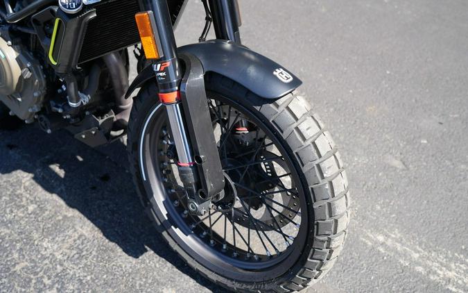 2023 Husqvarna® Svartpilen 401