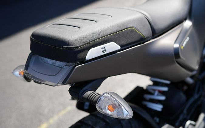 2023 Husqvarna® Svartpilen 401