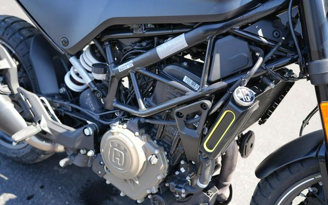 2023 Husqvarna® Svartpilen 401