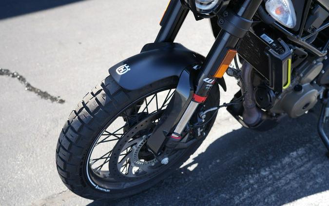 2023 Husqvarna® Svartpilen 401