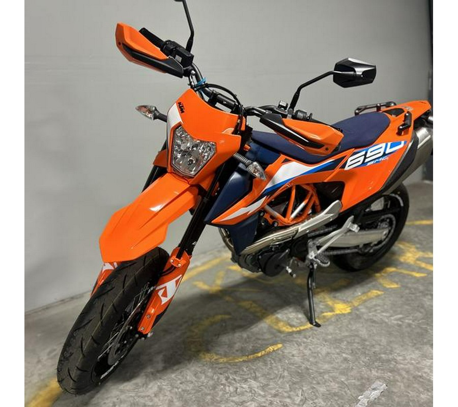 2024 KTM 690 SMC R