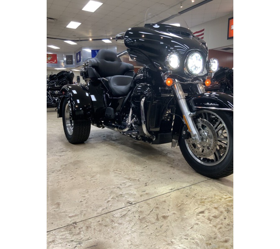 2021 Harley-Davidson Tri Glide Ultra Black