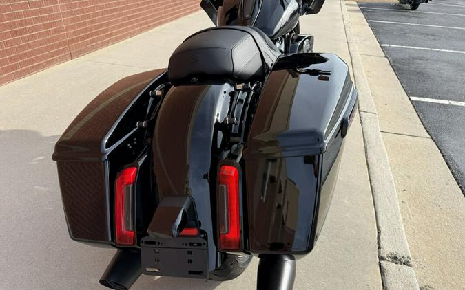 2025 Harley-Davidson® Road Glide® Midnight Firestorm - Black Finish