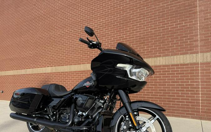 2025 Harley-Davidson® Road Glide® Midnight Firestorm - Black Finish