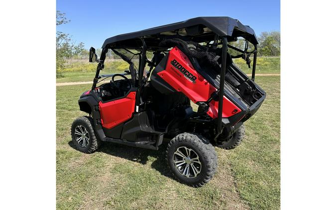 2016 Pioneer 1000-5 Deluxe - Honda