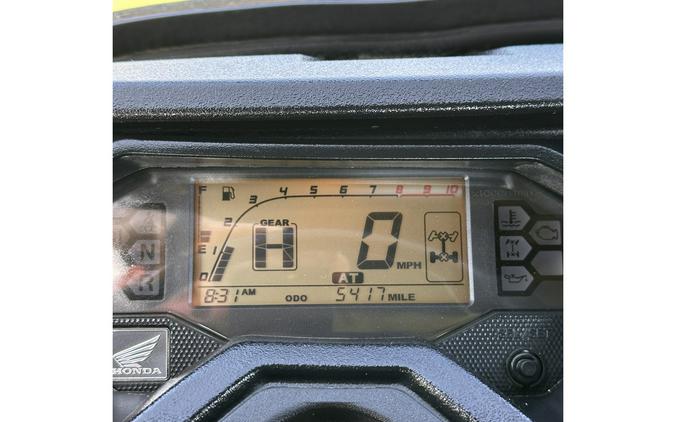 2016 Pioneer 1000-5 Deluxe - Honda