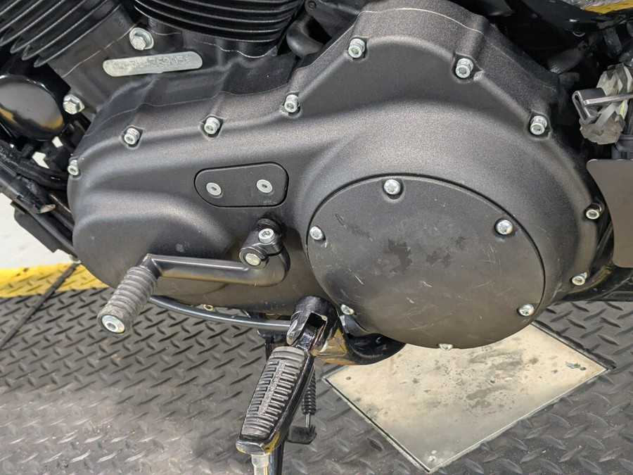 2020 Harley-Davidson® Iron 1200™ Vivid Black