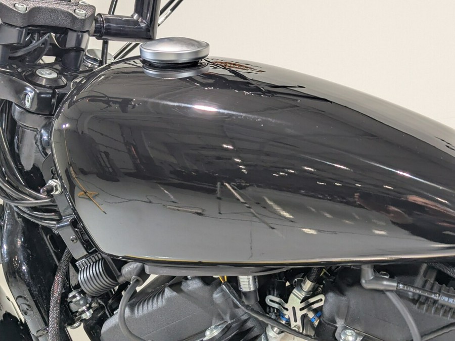 2020 Harley-Davidson® Iron 1200™ Vivid Black