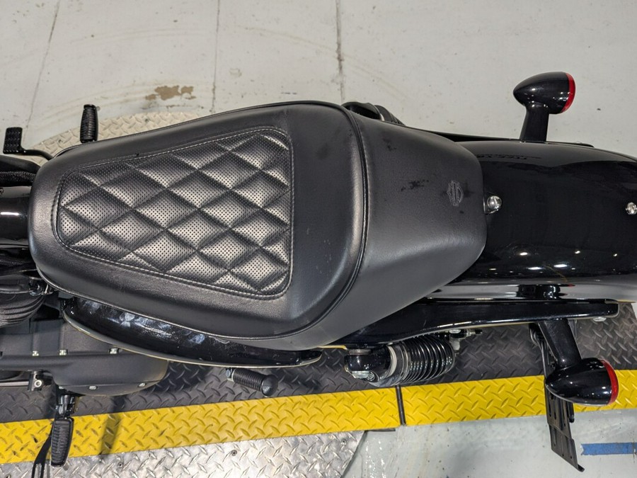 2020 Harley-Davidson® Iron 1200™ Vivid Black