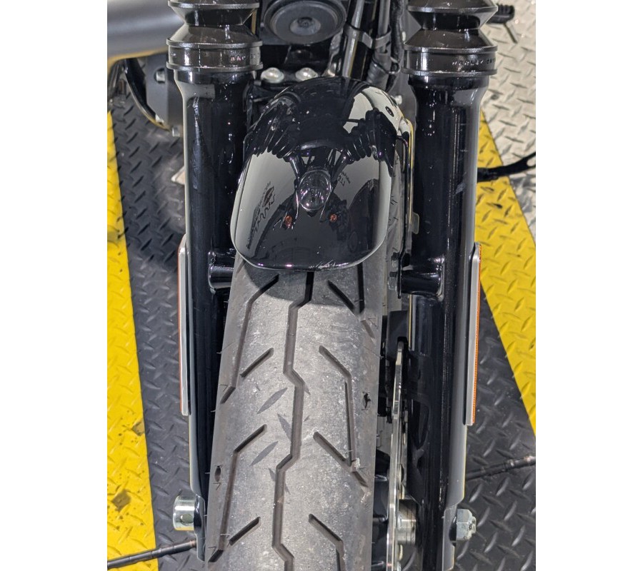 2020 Harley-Davidson® Iron 1200™ Vivid Black