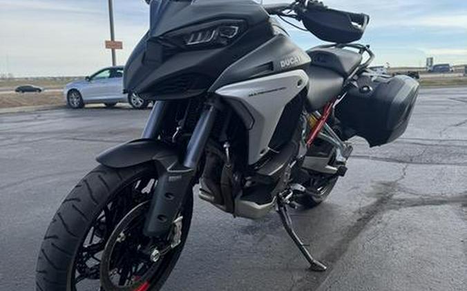 2022 Ducati Multistrada V4S Aviator Grey / Alloy Wheels