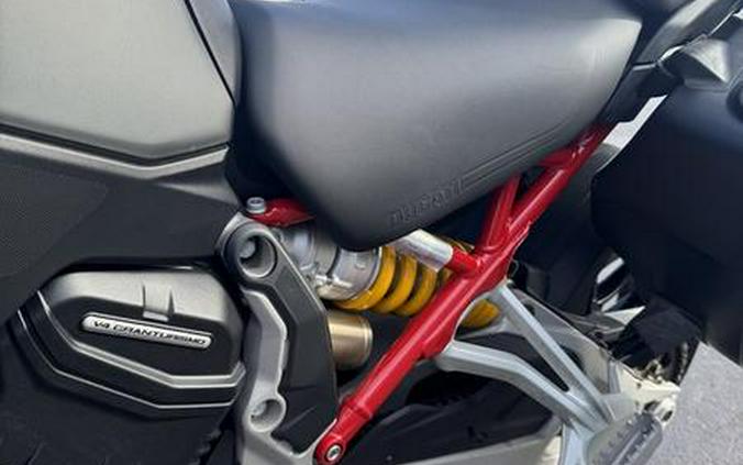 2022 Ducati Multistrada V4S Aviator Grey / Alloy Wheels