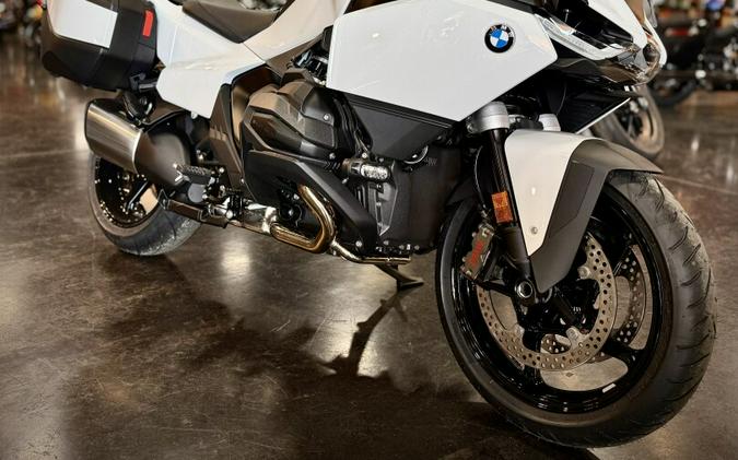 2026 BMW Motorrad R 1300 RT Alpine White 3