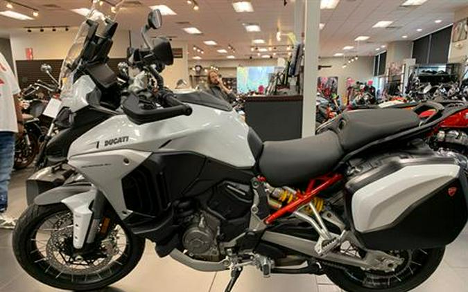 2023 Ducati Multistrada V4 S Travel & Radar Spoked Wheels