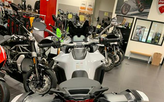 2023 Ducati Multistrada V4 S Travel & Radar Spoked Wheels