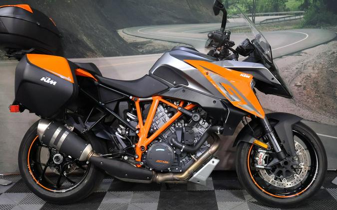 2017 KTM 1290 Super Duke GT