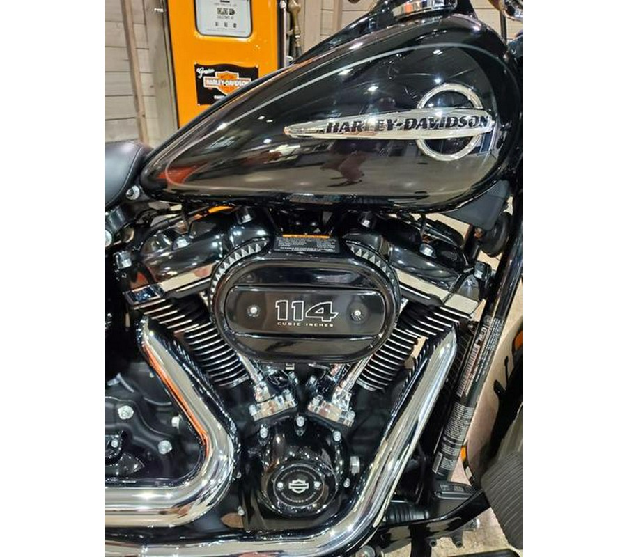 2018 Harley-Davidson® FLHCS - Softail® Heritage Classic 114