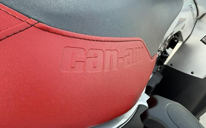 2026 Can-Am Renegade X mr 1000 R Hyper Silver & Legion Red