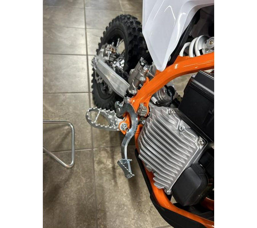 2024 KTM SX-E 5