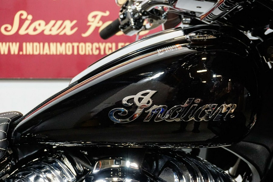 2023 Indian Motorcycle® Roadmaster® Black Metallic