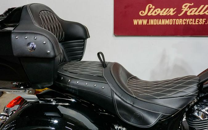 2023 Indian Motorcycle® Roadmaster® Black Metallic