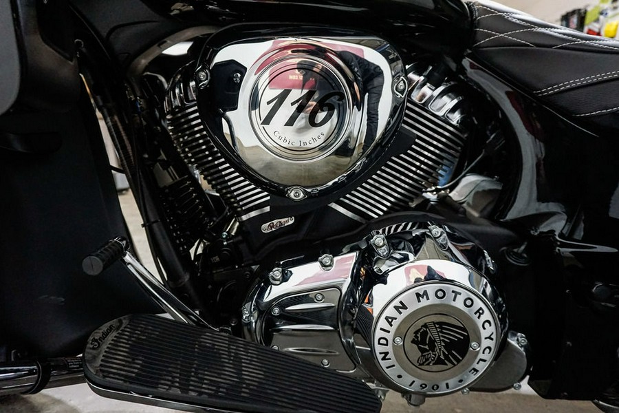 2023 Indian Motorcycle® Roadmaster® Black Metallic