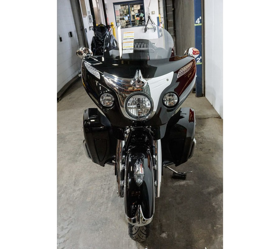 2023 Indian Motorcycle® Roadmaster® Black Metallic