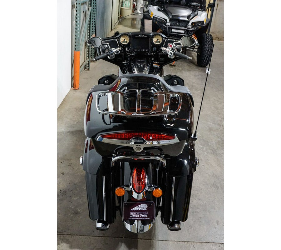 2023 Indian Motorcycle® Roadmaster® Black Metallic