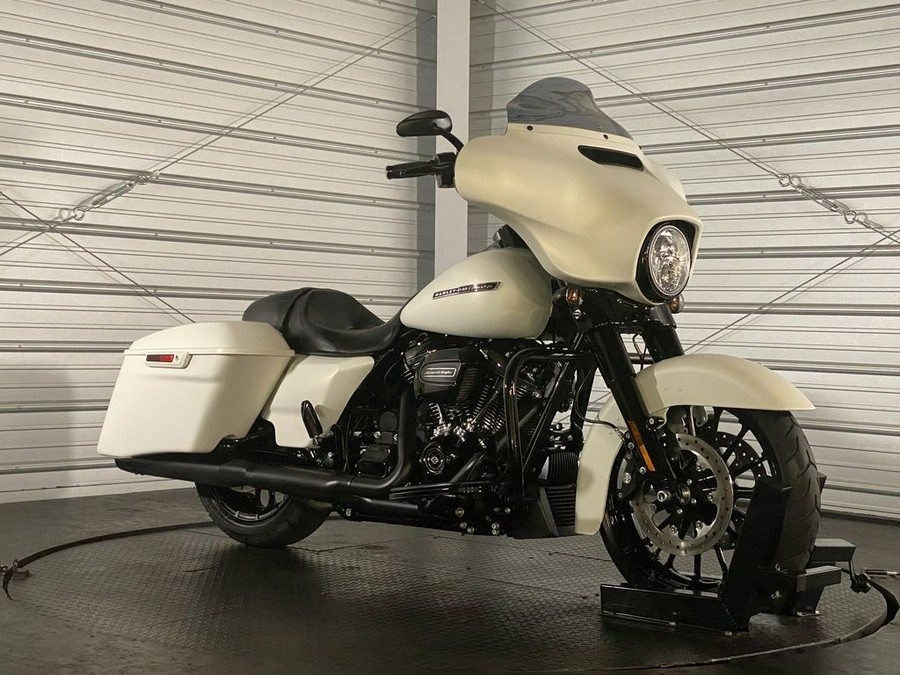 2018 Harley-Davidson® FLHXS - Street Glide® Special