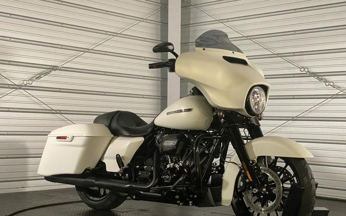 2018 Harley-Davidson® FLHXS - Street Glide® Special