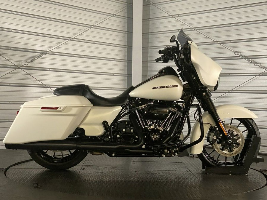 2018 Harley-Davidson® FLHXS - Street Glide® Special