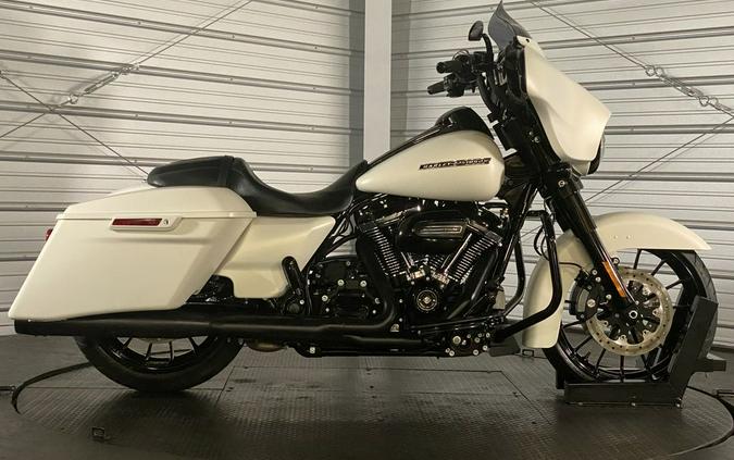 2018 Harley-Davidson® FLHXS - Street Glide® Special