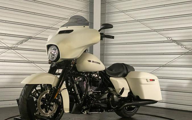 2018 Harley-Davidson® FLHXS - Street Glide® Special