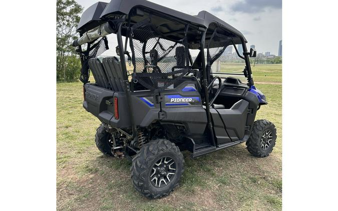 2019 Pioneer 700-4 Deluxe - Honda