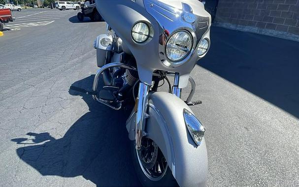 2017 Indian Motorcycle® Chieftain® Silver Smoke