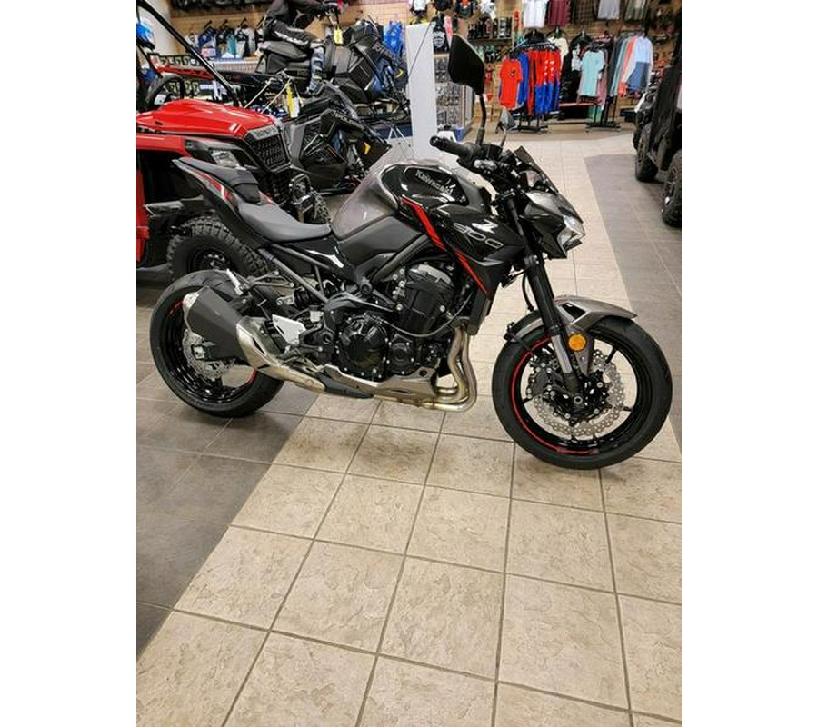 2023 Kawasaki Z900 ABS Metallic Black/Graphite Gray/Flat Black