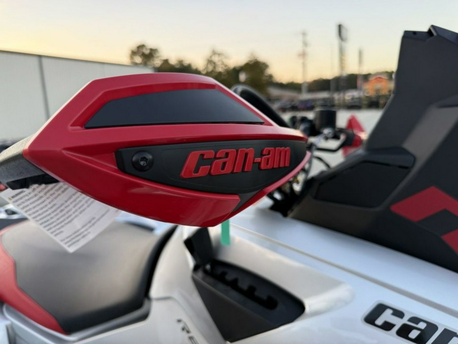 2026 Can-Am Renegade X mr 1000 R Hyper Silver & Legion Red