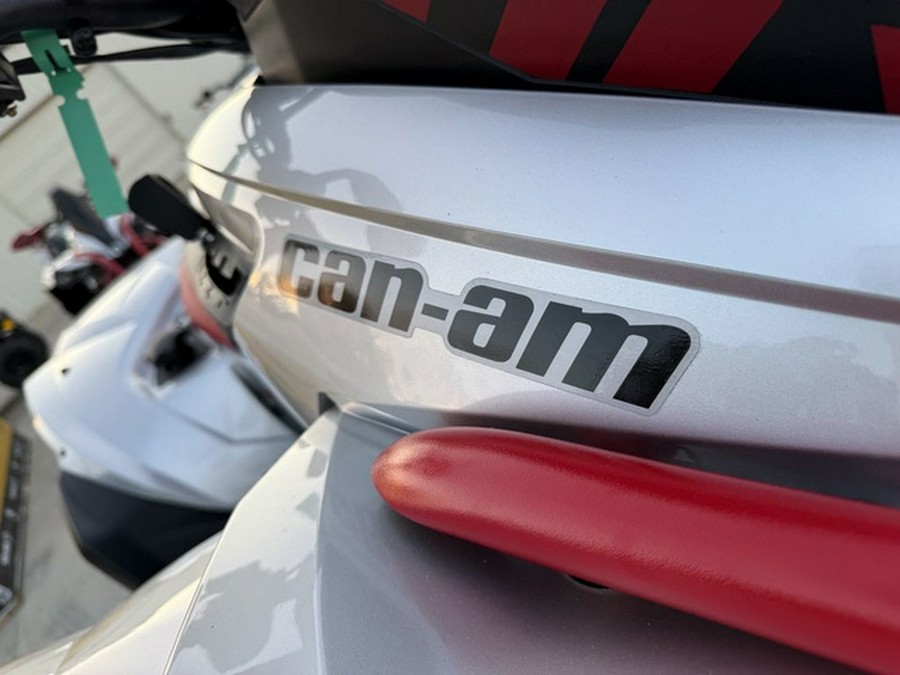 2026 Can-Am Renegade X mr 1000 R Hyper Silver & Legion Red