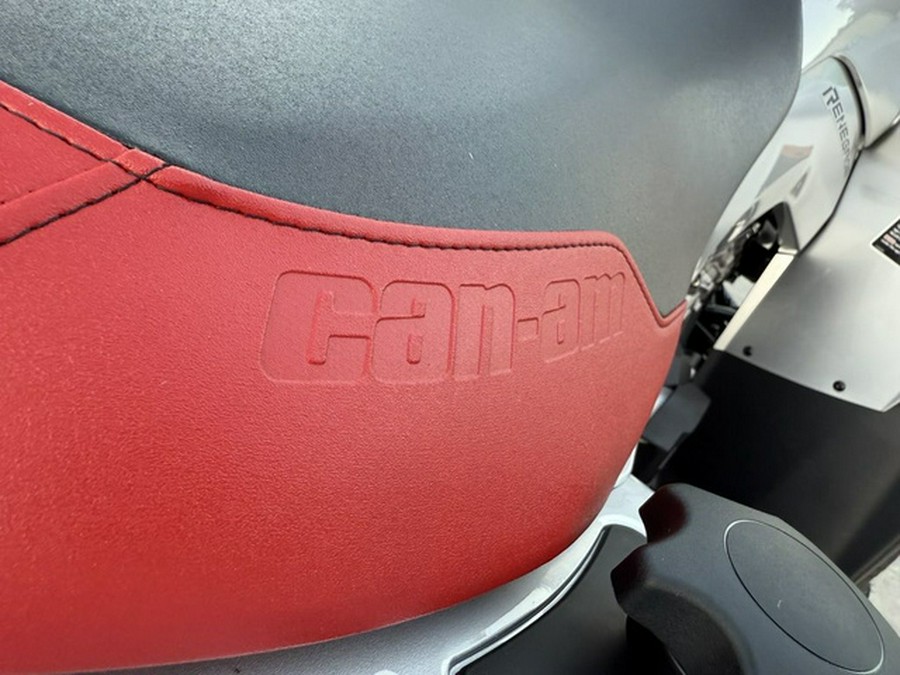 2026 Can-Am Renegade X mr 1000 R Hyper Silver & Legion Red