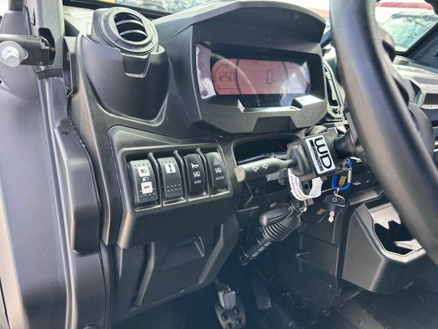 2025 Can-Am Defender MAX Lone Star Cab