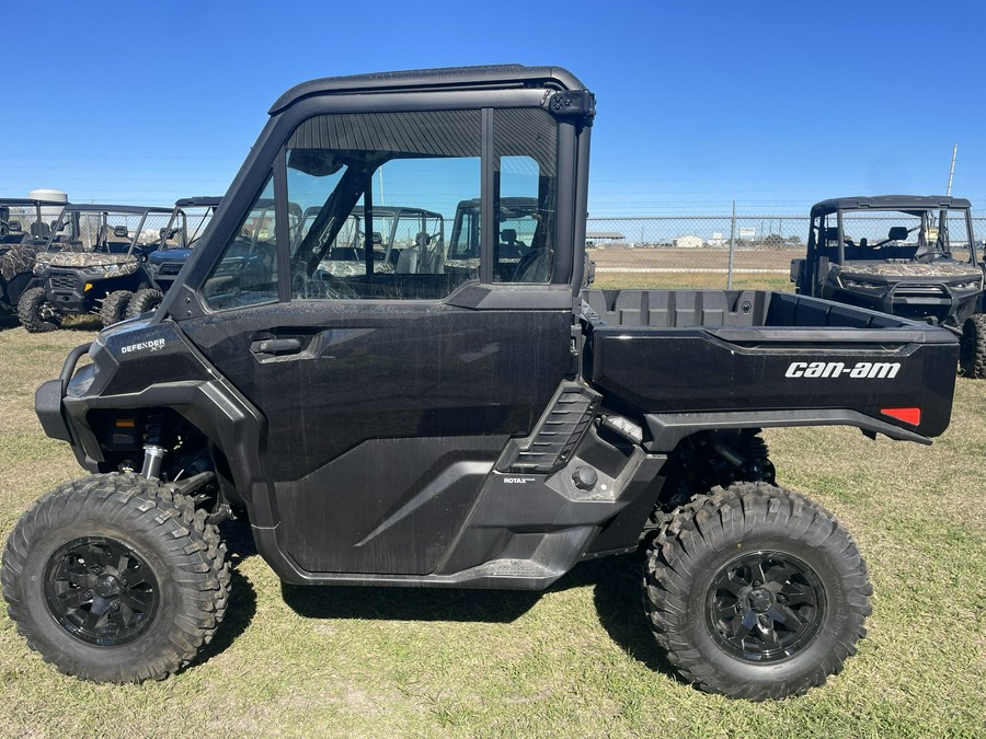 2026 Can-Am Defender XT CAB HD11