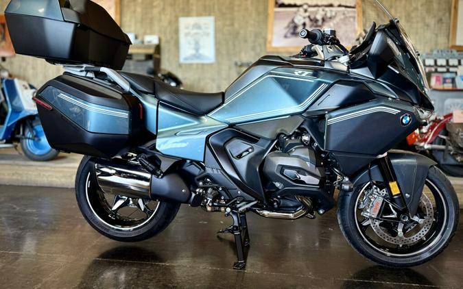 2026 BMW Motorrad R 1300 RT Option 719 Blue Ridge Mountain Metallic