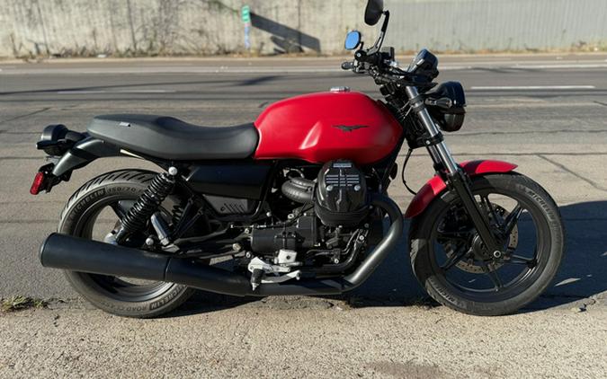 2023 Moto Guzzi V7 Stone