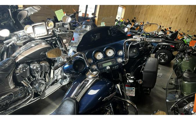 2012 Harley-Davidson® Street Glide Base