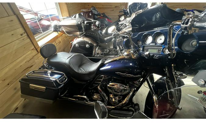 2012 Harley-Davidson® Street Glide Base