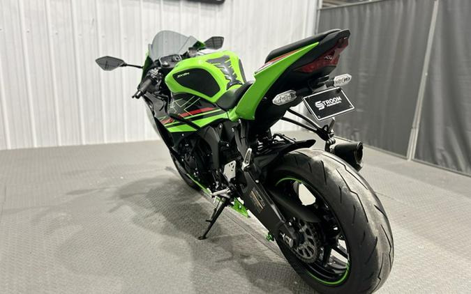 2024 Kawasaki Ninja ZX-6R ABS Pearl Robotic White/Metallic Gra