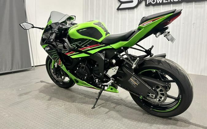 2024 Kawasaki Ninja ZX-6R ABS Pearl Robotic White/Metallic Gra