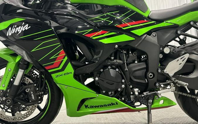 2024 Kawasaki Ninja ZX-6R ABS Pearl Robotic White/Metallic Gra