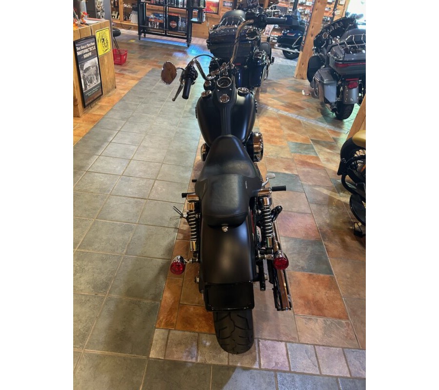 2016 Harley-Davidson Street Bob Black Denim