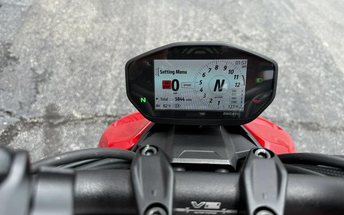 2023 Ducati Streetfighter V2 Ducati Red - 06220P